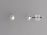 18K WHITE GOLD 4-4.5MM AKOYA PEARL STUD